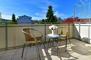 Gästehaus in Schopfheim, 20 km zur Schweiz-Basel, direkte S-Bahnverbindung - Steinen