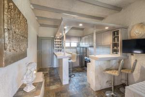 Renas Secret Garden House