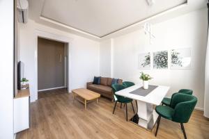 Charm & Central N8 Residence by Prestige Homes