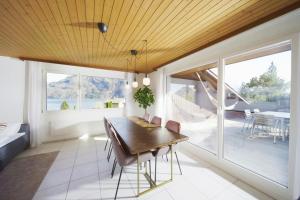 Traumhafte 2,5-Zi-Wohnung mit Sicht auf den See