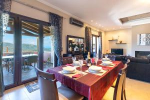 The Hillside family apt by GuestCorfu