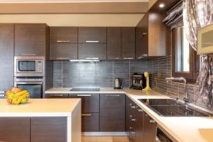 The Hillside family apt by GuestCorfu