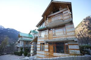 Wooden Castle Hotel & Resort