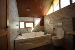 Wooden Castle Hotel & Resort