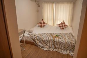 Shinjuku 2 stops Higashinakano three people