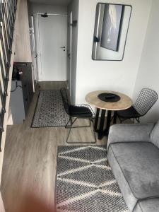 Stylish TopFloor at The Harri Mountain & City Views