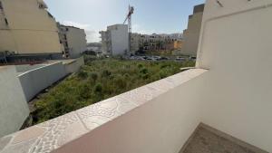 Bright & Spacious Beachside Apartment by SF Homes