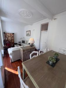 Live Like a Local 2BR Flat in the Heart of Graça