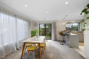 Urban and Stunning 3 bed Home in Hutt Central - Wainuiomata