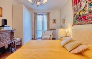 2 Bedroom Gorgeous Home In Stresa