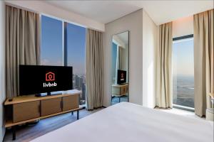 Stunning 1BR with Marina View And Beach Access