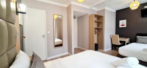 Hotels Hotel de France 18 : photos des chambres
