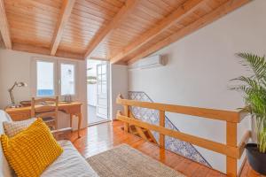 4-bedroom Townhouse with Terrace in Center Oldtown