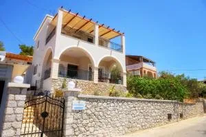 Maria's Private Residence - Vlychádia