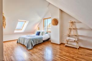 Villa La Ligne Bleue front de mer et vue sur une Tour Vauban