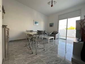 Appartement une chambre avec terrasse 3 mins de la plage 1 hammamet nord