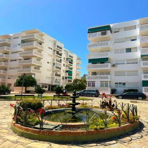 Sol & Beach Apt- Coastal Retreat by the Sea