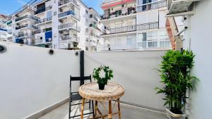 Modern Central Apartment - South Costa, Nerja
