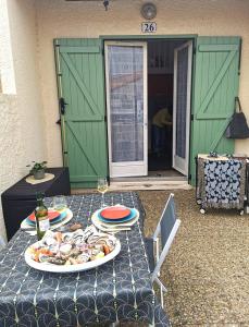 Maisons de vacances Petite maison a la plage dans residence naturiste : photos des chambres