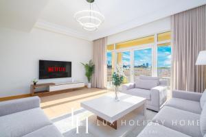 LUX The Palm Island Shoreline Suite