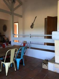Maisons de vacances Maison en pierre Les Chardonnerets avec piscine : photos des chambres