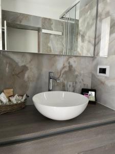 Peonia Apartment - appartamento vista lago