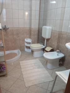 Roxys house