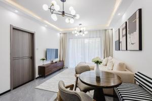 Floto House