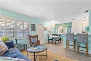 Spanish Villa Suite 54 - Indian Rocks Beach Condo Across the Street to Beach Access, Newly Remodeled & Walkable to Restaurants!