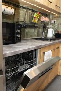 Central 2 Bedroom Apartment!