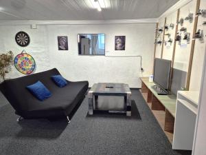 Spacious cellar studio surrounded by mountains and lake