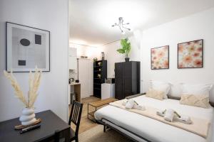 Studio à 2 min métro 13 - accès Paris Champs-Élysées