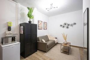 Studio à 2 min métro 13 - accès Paris Champs-Élysées