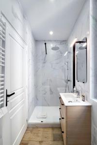 Studio à 2 min métro 13 - accès Paris Champs-Élysées