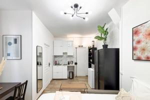 Studio à 2 min métro 13 - accès Paris Champs-Élysées