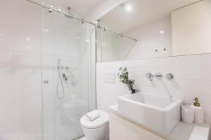 Porto Gallery District Escape, Central Retreat