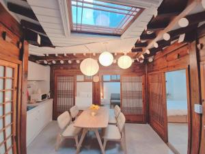 Hanok Entire House, Bukchon Hanok Village