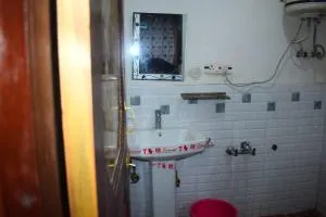 Malik Guest House and restaurant - Wāngom