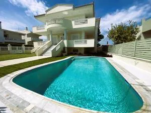 Seaside & Pool Apartments - Lékhaion