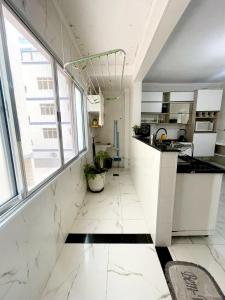 Apartamento grande com piscina