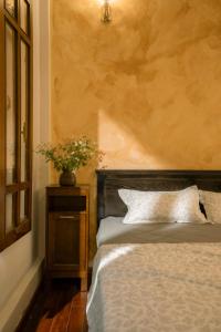 Song Clouds, Old Quarter, Free Laundry, Balcony