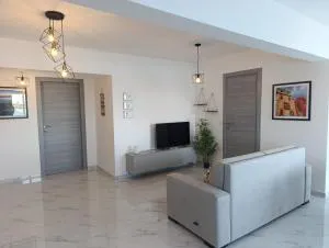 Birzebbuga Seafront Apartment - Birżebbuġa