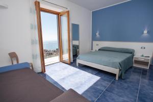 Nel blu dipinto di blu