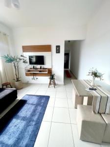 Apartamento com sacada vista mar