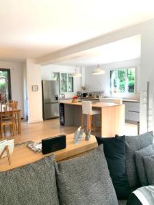 Villas GARCHES, proche PARIS, Villa 10 personnes, quartier calme et cosy : photos des chambres