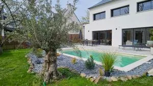 La Villa Magnolia Beachfront with pool - Étables-sur-Mer