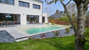 La Villa Magnolia Beachfront with pool