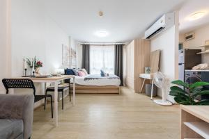 Elio Del Ray BTS Punnawithi