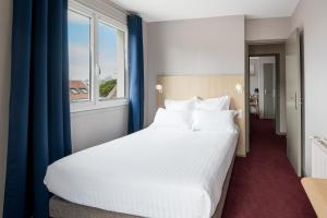 Hotels Saint Aubin Logis Hotel & Restaurant : Chambre Triple