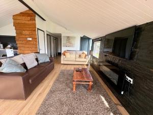 Woodpecker Lodge, Pet Friendly, Hoburne Passes included